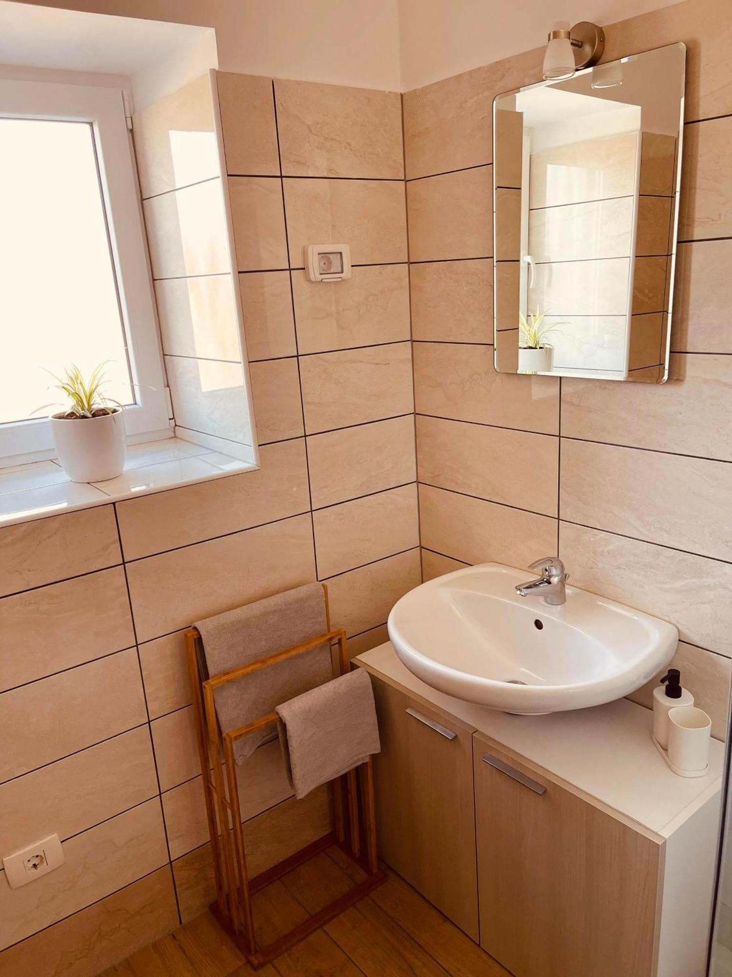 Santomas Apartments Šmarje Kültér fotó