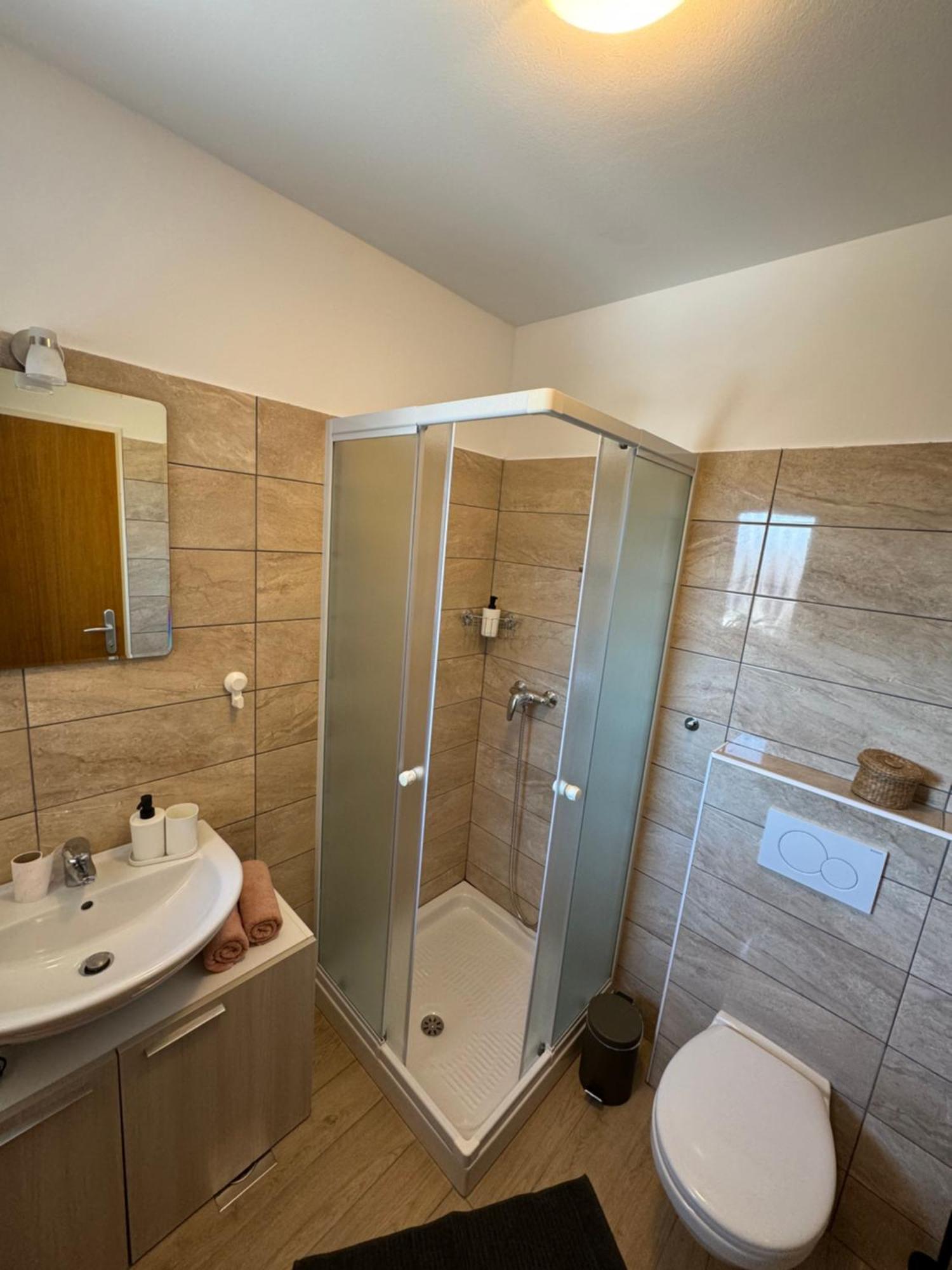 Santomas Apartments Šmarje Kültér fotó