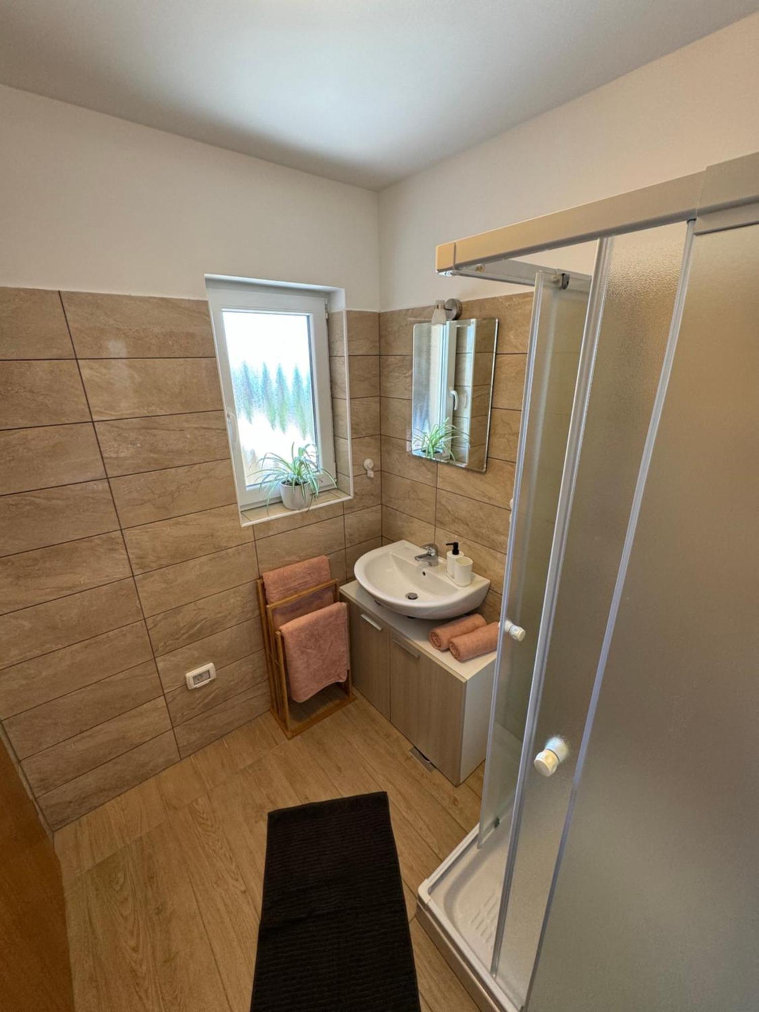 Santomas Apartments Šmarje Kültér fotó