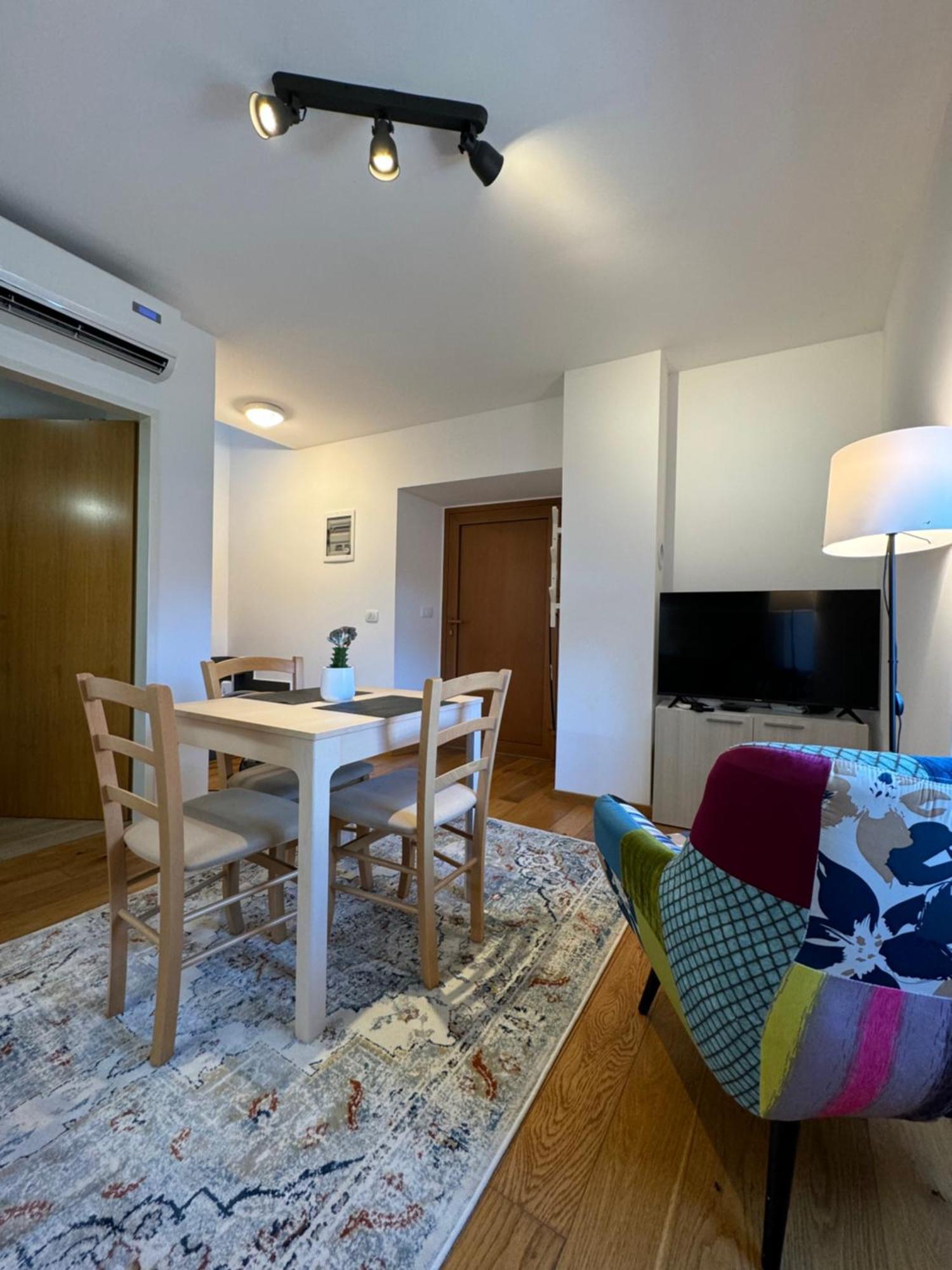 Santomas Apartments Šmarje Kültér fotó