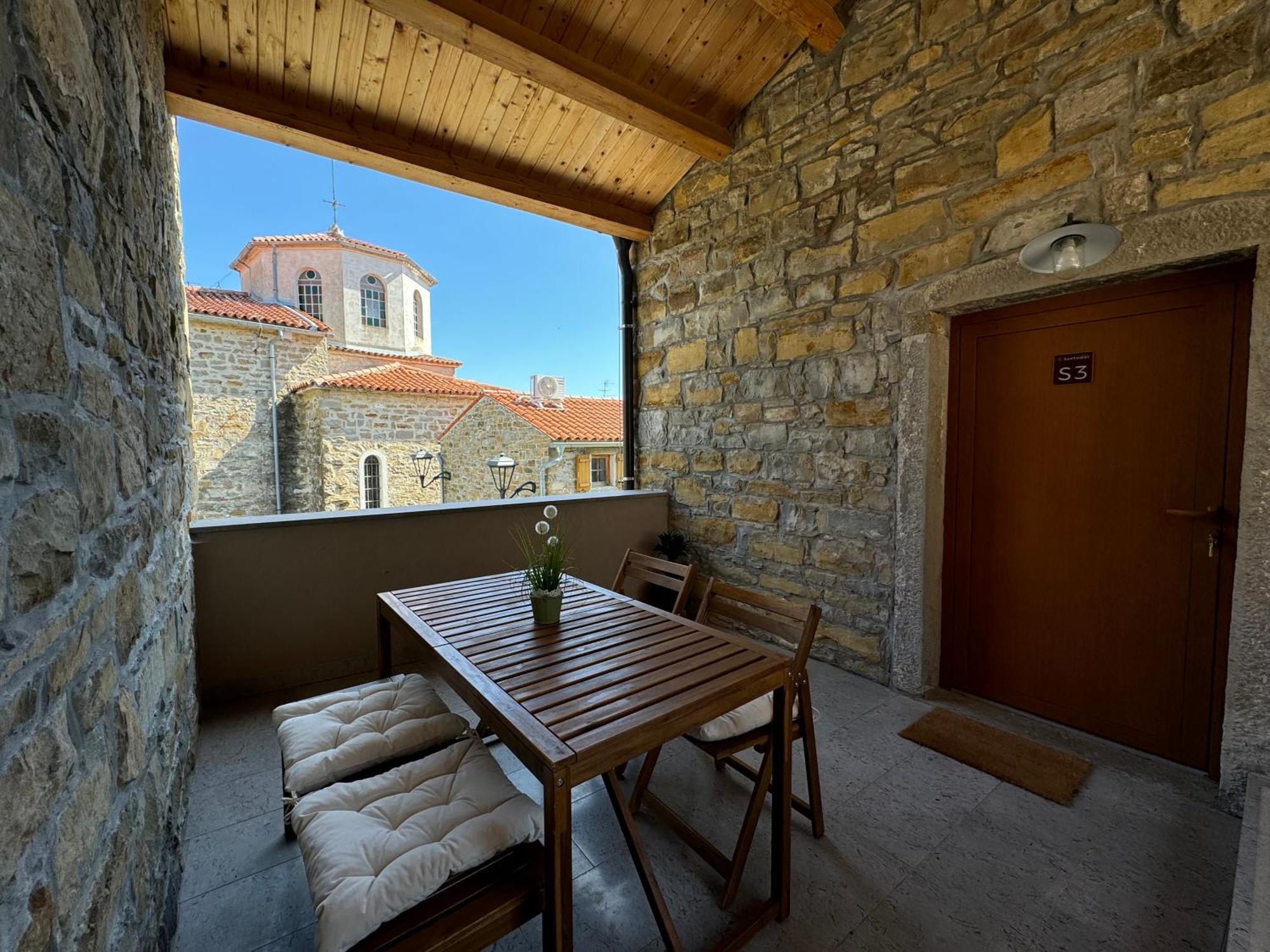 Santomas Apartments Šmarje Kültér fotó