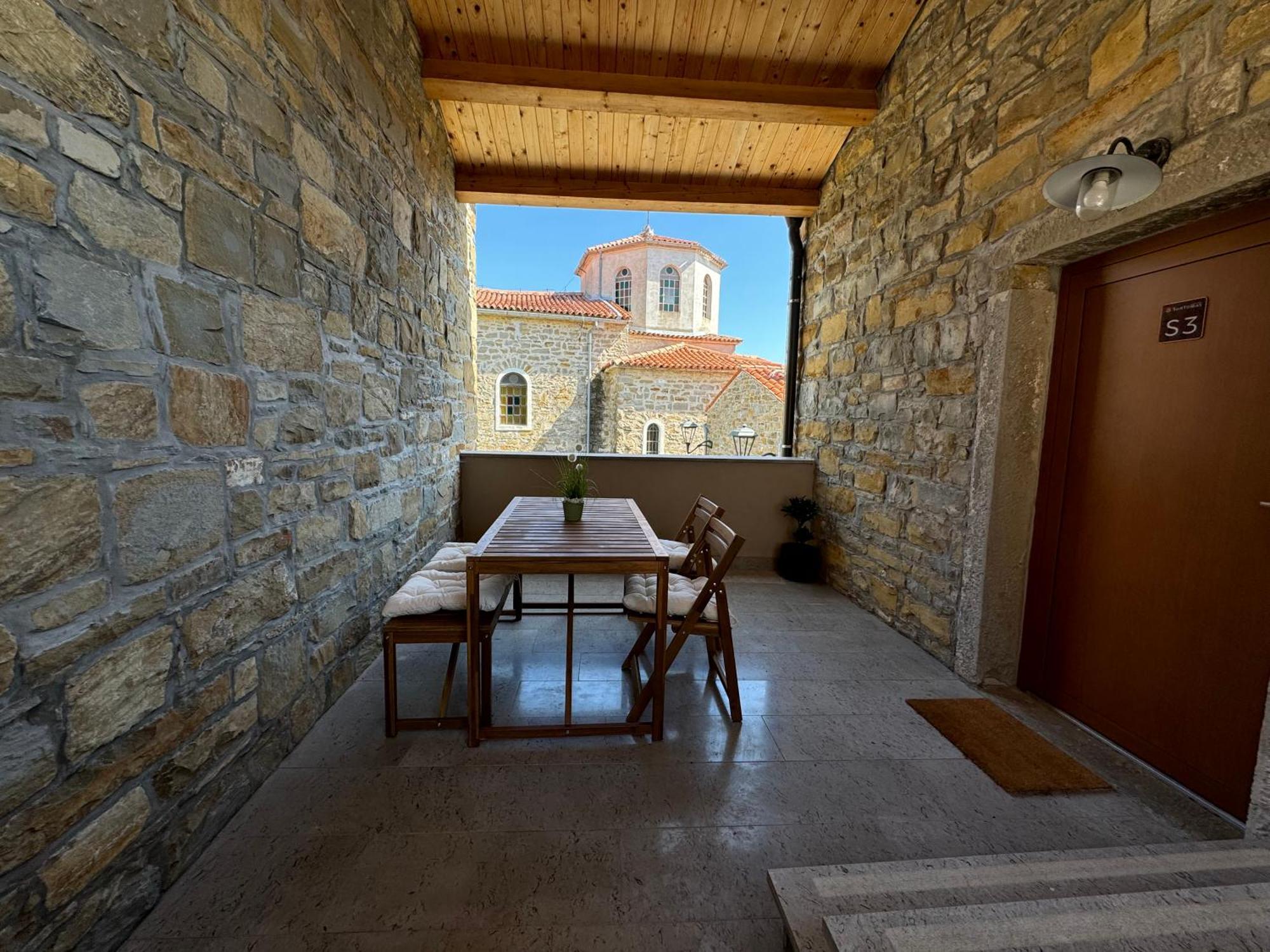 Santomas Apartments Šmarje Kültér fotó